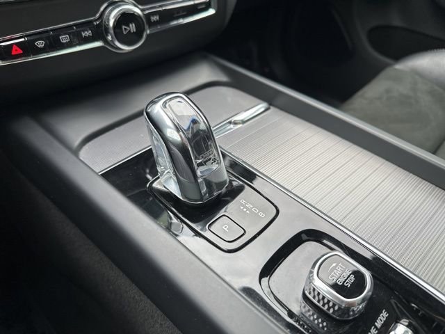 Used 2019 Volvo XC60 T8 R-Design w/ Advanced Package image 19