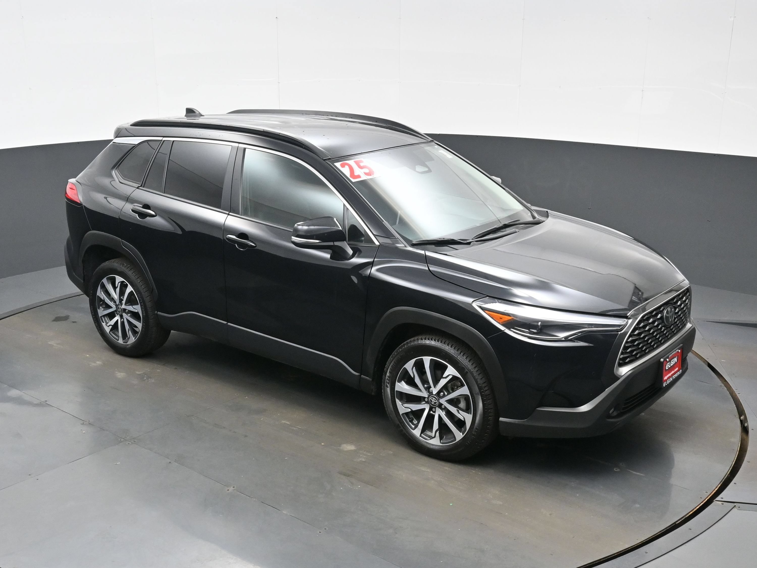 Used 2025 Toyota Corolla Cross XLE AWD/4WD image 35