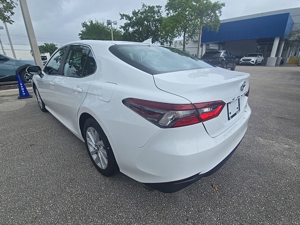 Used 2022 Toyota Camry LE image 7