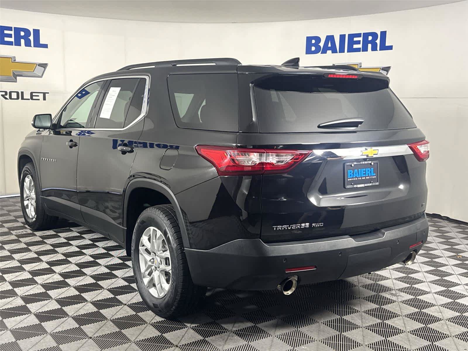 Used 2021 Chevrolet Traverse LT AWD/4WD image 3