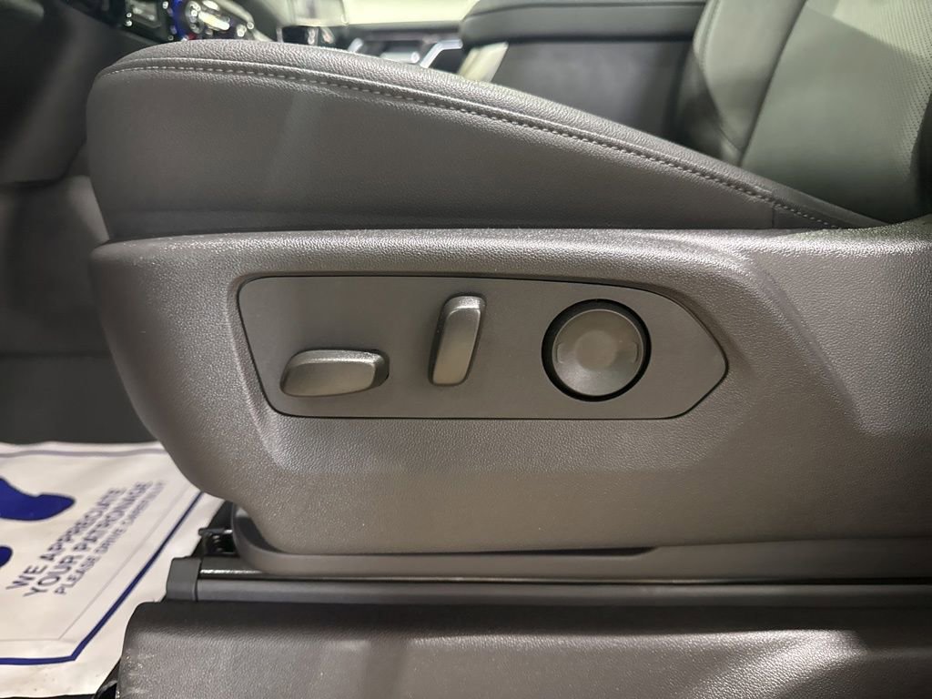 New 2025 Chevrolet Silverado 1500 LTZ w/ LTZ Premium Package AWD/4WD image 16