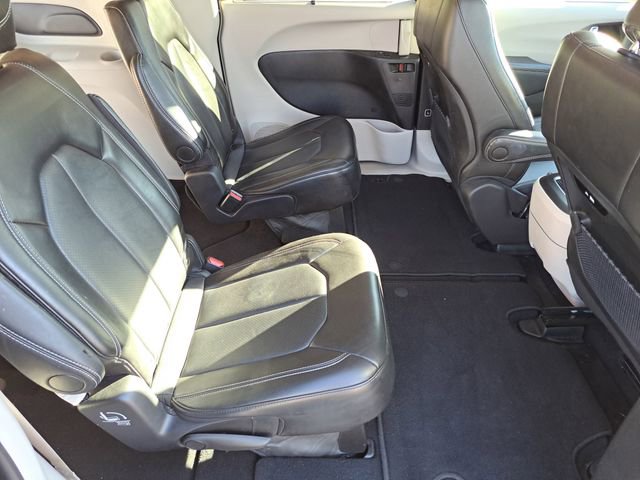 Used 2024 Chrysler Pacifica Touring-L image 24