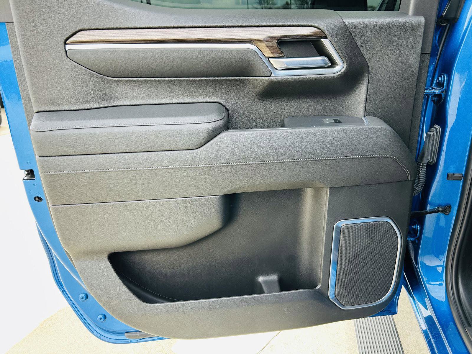 Used 2022 Chevrolet Silverado 1500 LT Trail Boss w/ LT Trail Boss Premium Package image 30