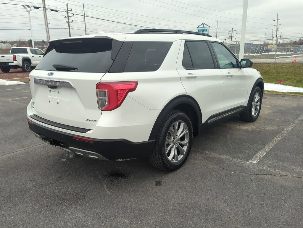 Used 2023 Ford Explorer XLT w/ Equipment Group 202A image 8