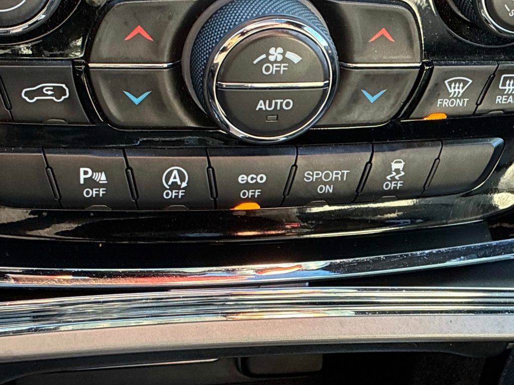 Used 2019 Jeep Grand Cherokee Overland image 32