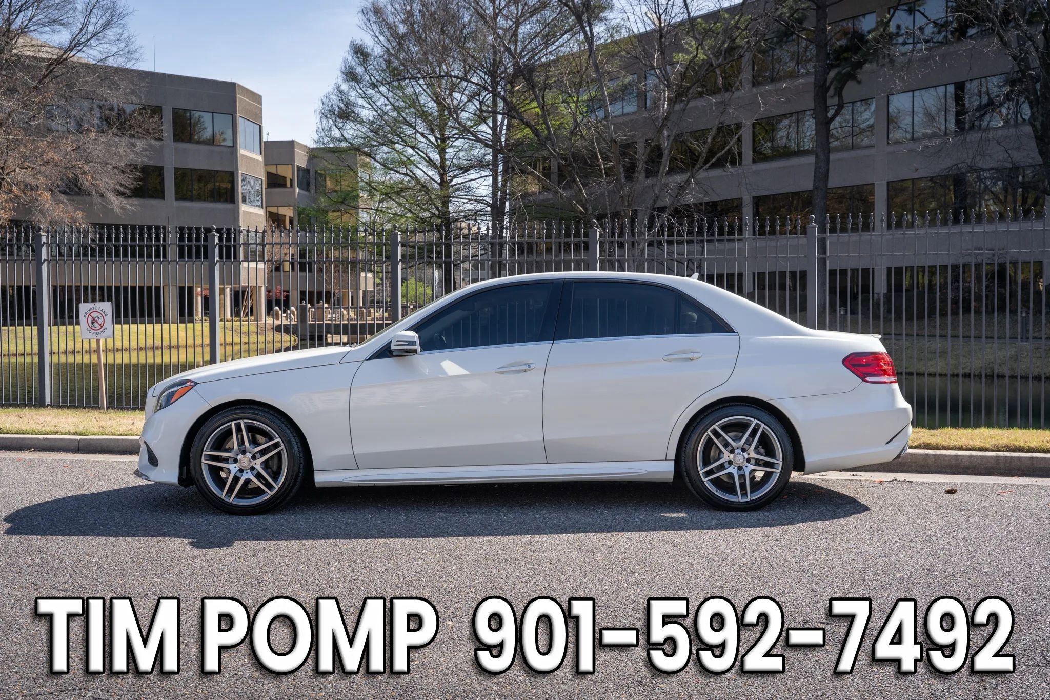 Used 2016 Mercedes-Benz E 400 Sedan w/ Lighting Package image 9