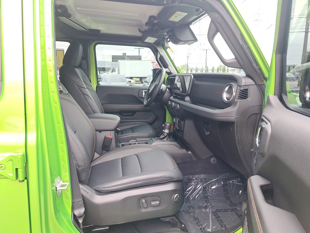 Used 2025 Jeep Gladiator Sport AWD/4WD image 17
