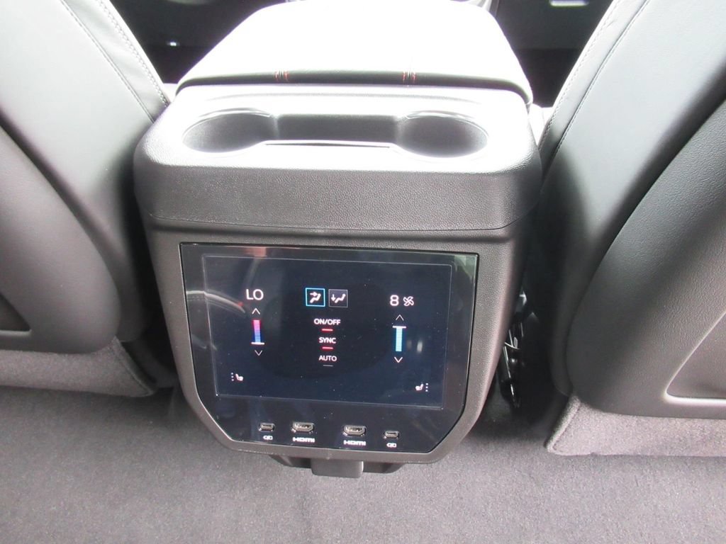 New 2026 GMC Yukon XL AT4 Ultimate AWD/4WD image 33