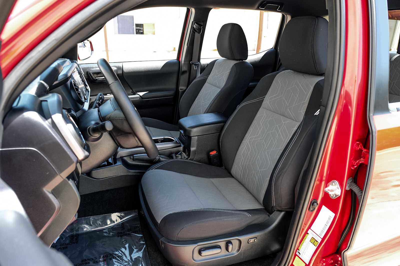 Used 2021 Toyota Tacoma TRD Off-Road AWD/4WD image 34