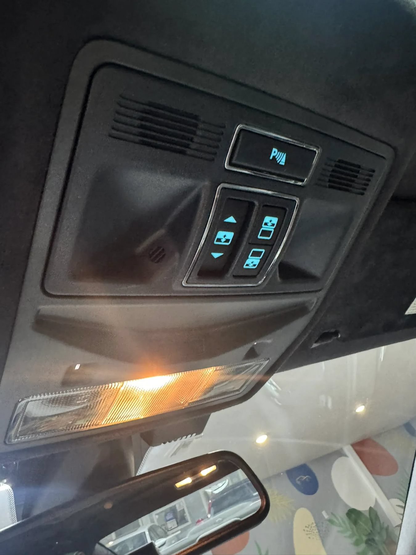 Used 2015 Jaguar XJ RWD image 21