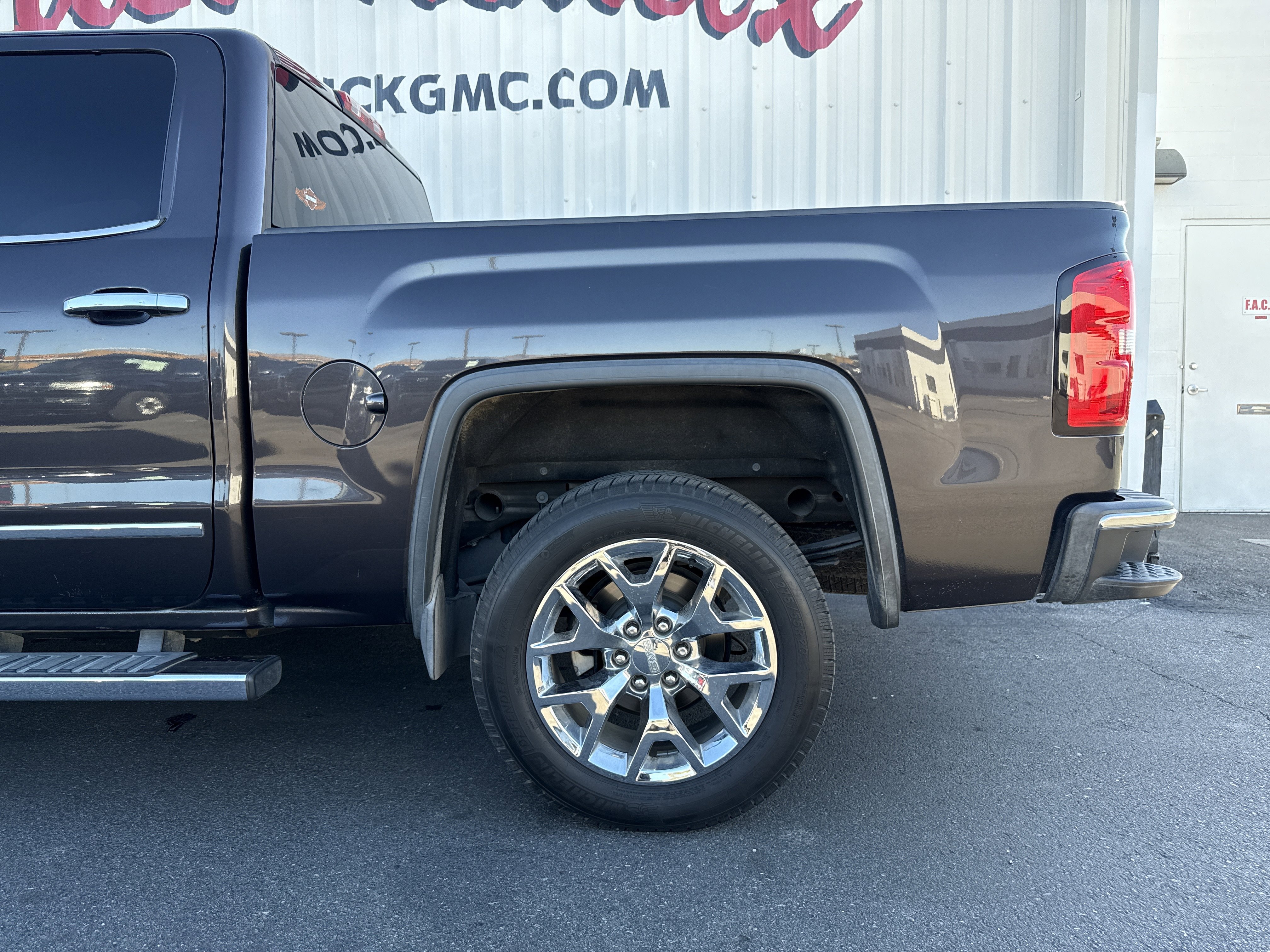 Used 2014 GMC Sierra 1500 SLT w/ SLT Crew Cab Value Package image 2