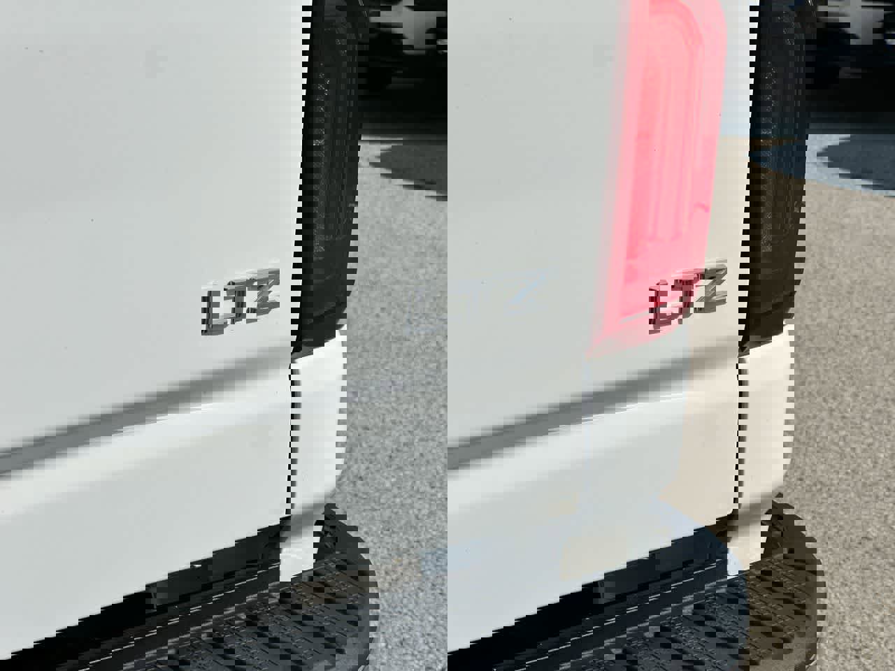 Used 2022 Chevrolet Silverado 3500 LTZ w/ Snow Plow Prep/Camper Package image 17