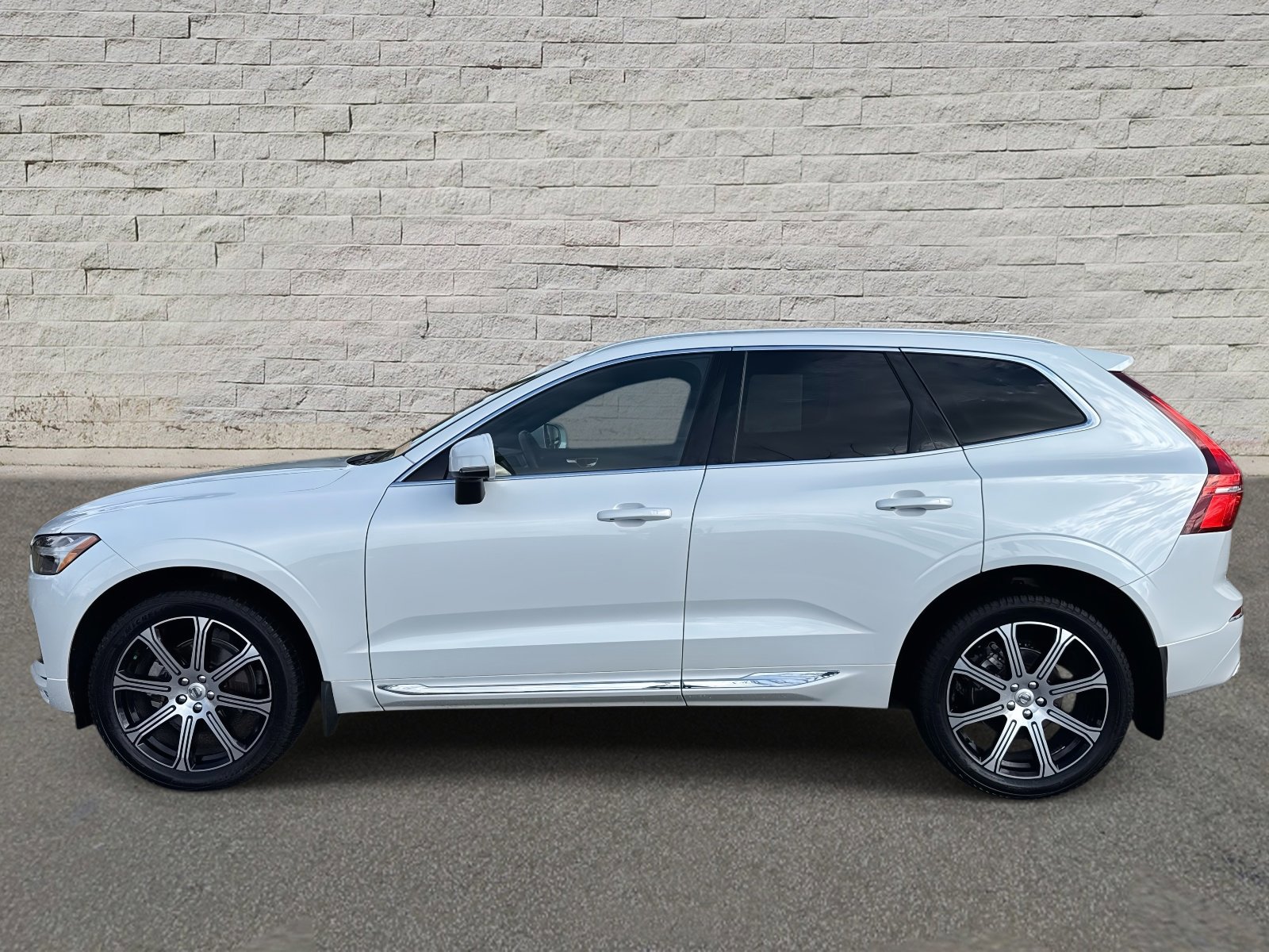 Used 2021 Volvo XC60 T5 Inscription w/ Advanced Package video 2