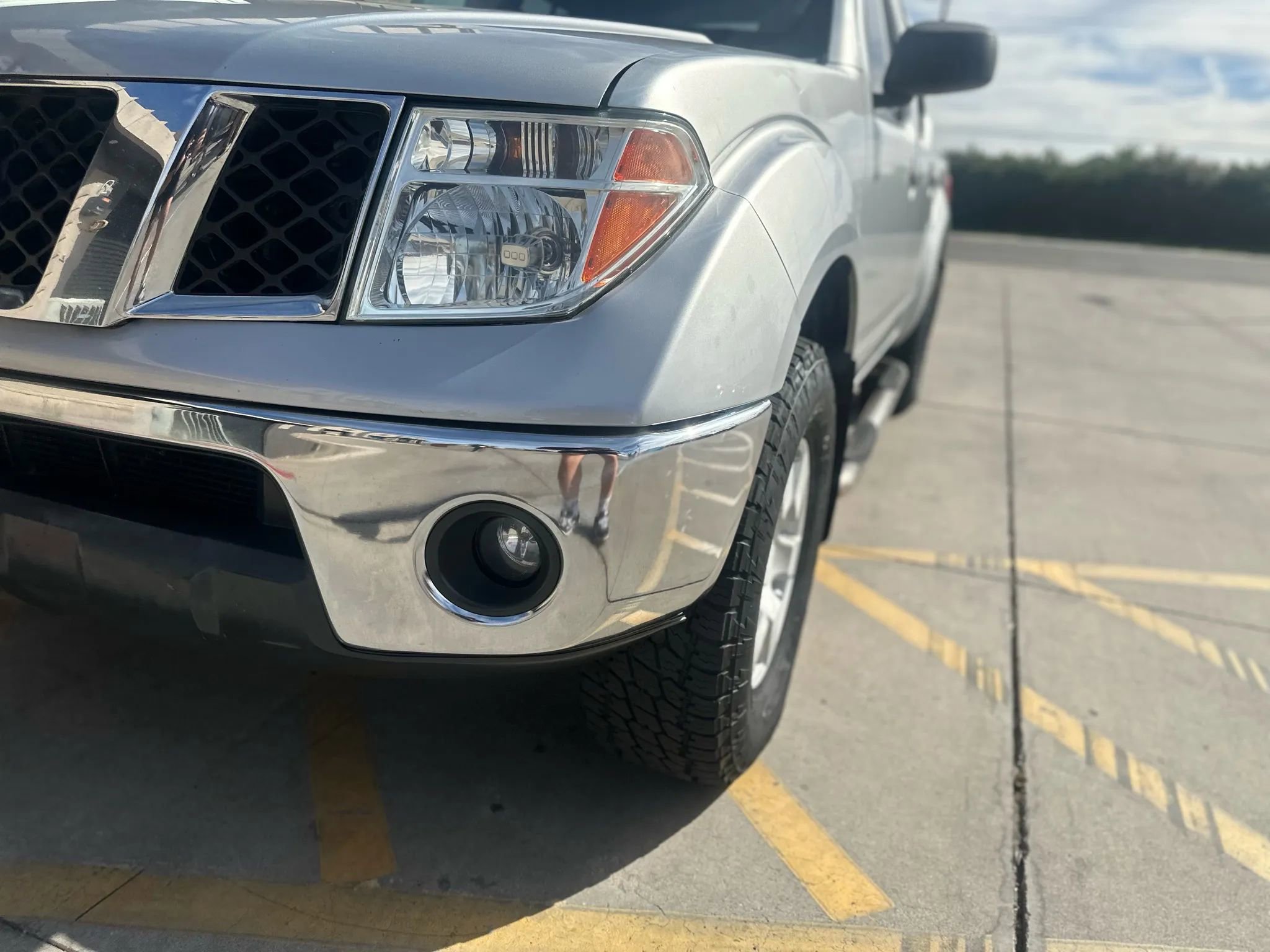 Used 2005 Nissan Frontier NISMO image 9