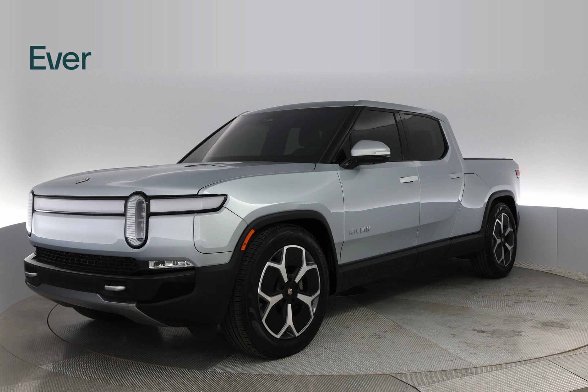 Used 2024 Rivian R1T Adventure image 2