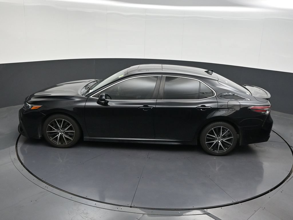 Used 2022 Toyota Camry SE w/ Audio Upgrade Package FWD image 16