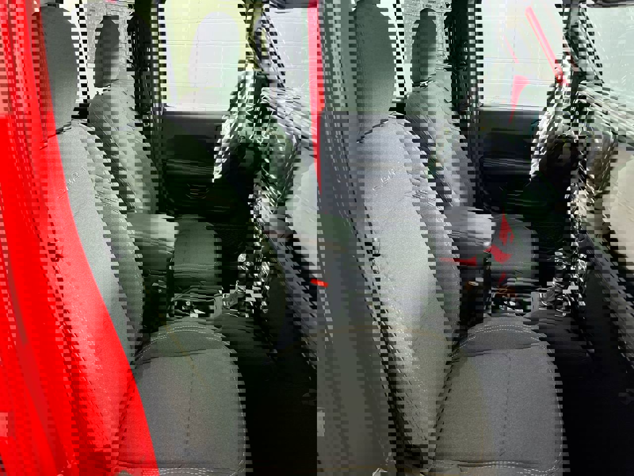 Used 2024 Jeep Wrangler Sahara image 31