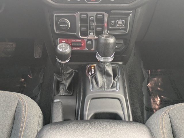 Used 2024 Jeep Gladiator Sport image 16