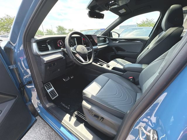 New 2026 Volkswagen Tiguan SE R-Line FWD image 10