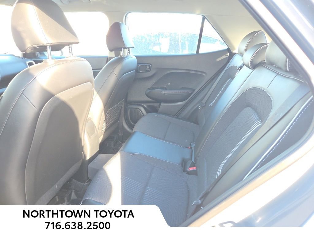 Used 2022 Hyundai Venue Limited w/ Cargo Package image 10