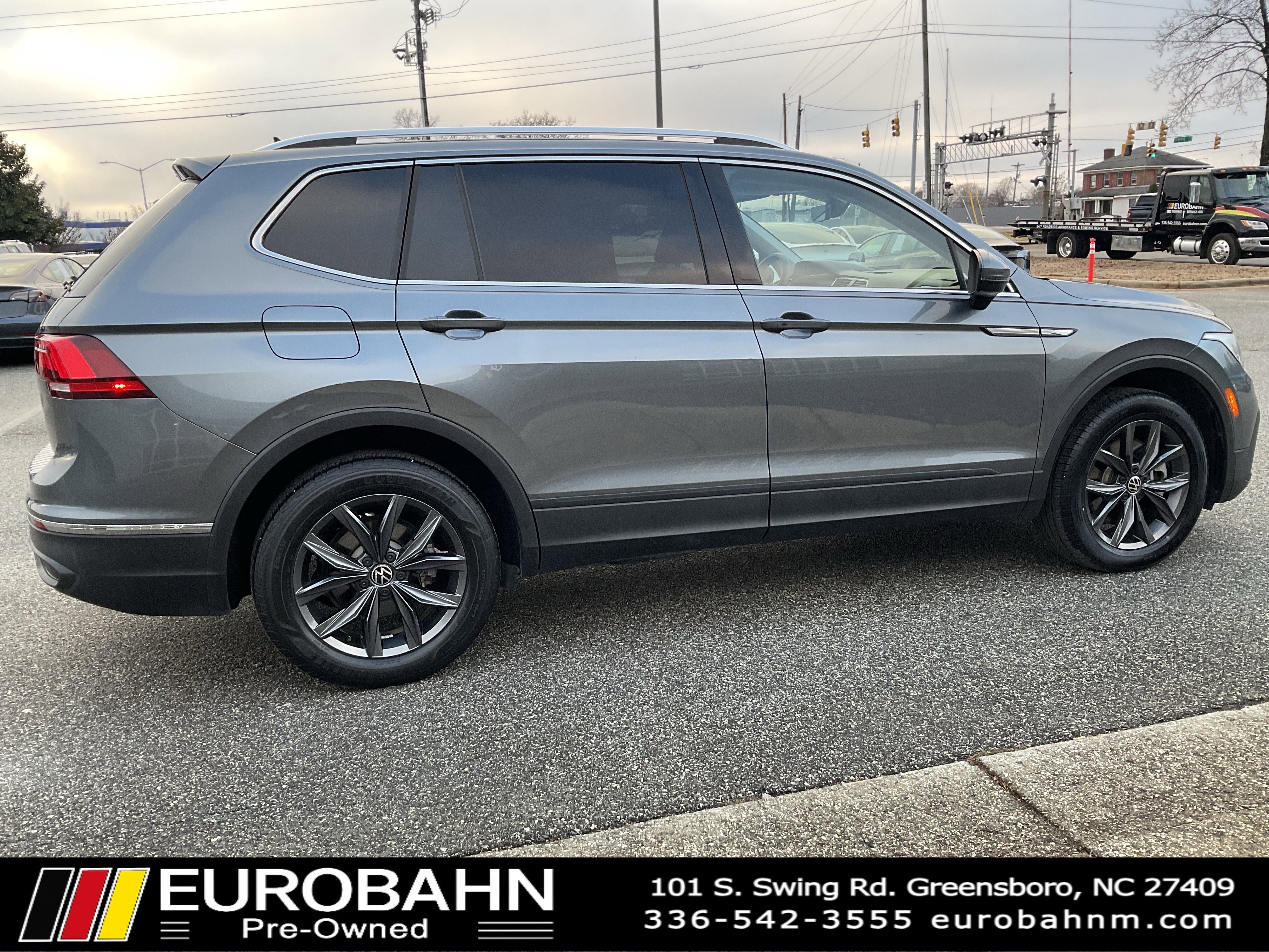 Used 2022 Volkswagen Tiguan SE image 31