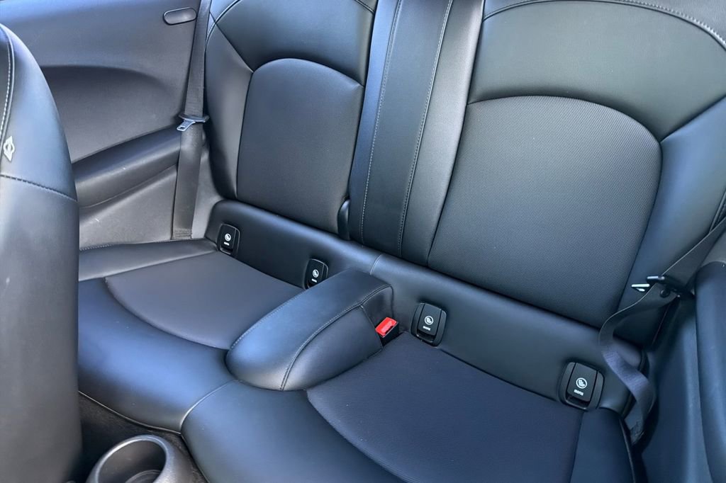 Used 2015 MINI Cooper 2-Door Hardtop image 9