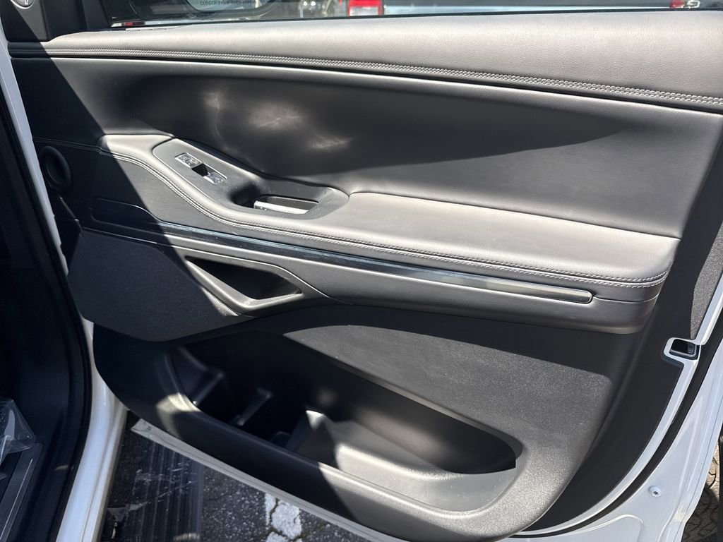 Used 2025 Lincoln Navigator Reserve w/ Jet Appearance Package image 25