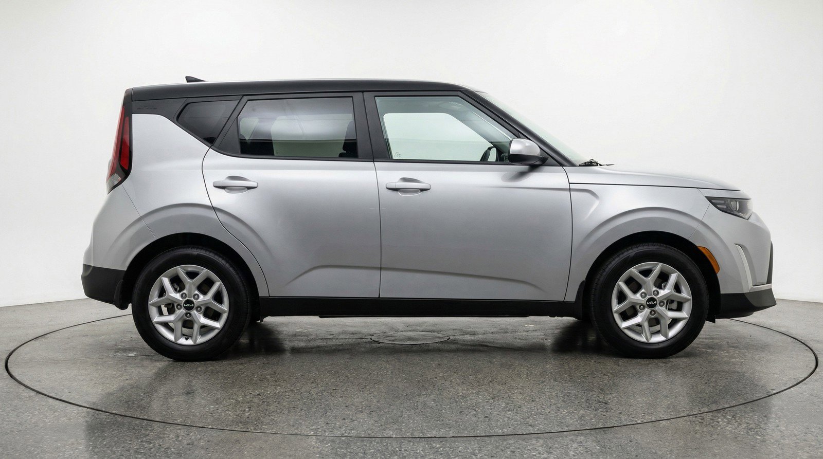 Used 2025 Kia Soul LX w/ LX Technology Package image 11