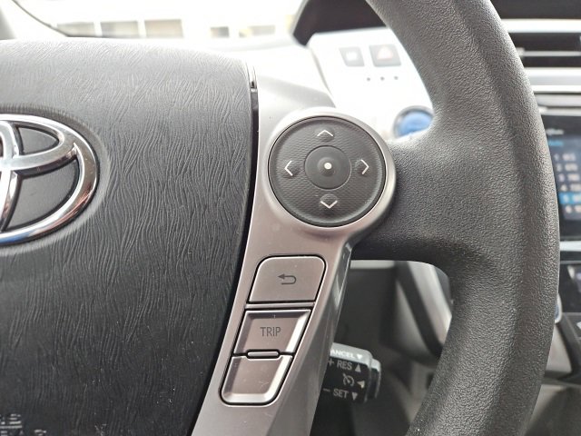 Used 2015 Toyota Prius V Five image 31