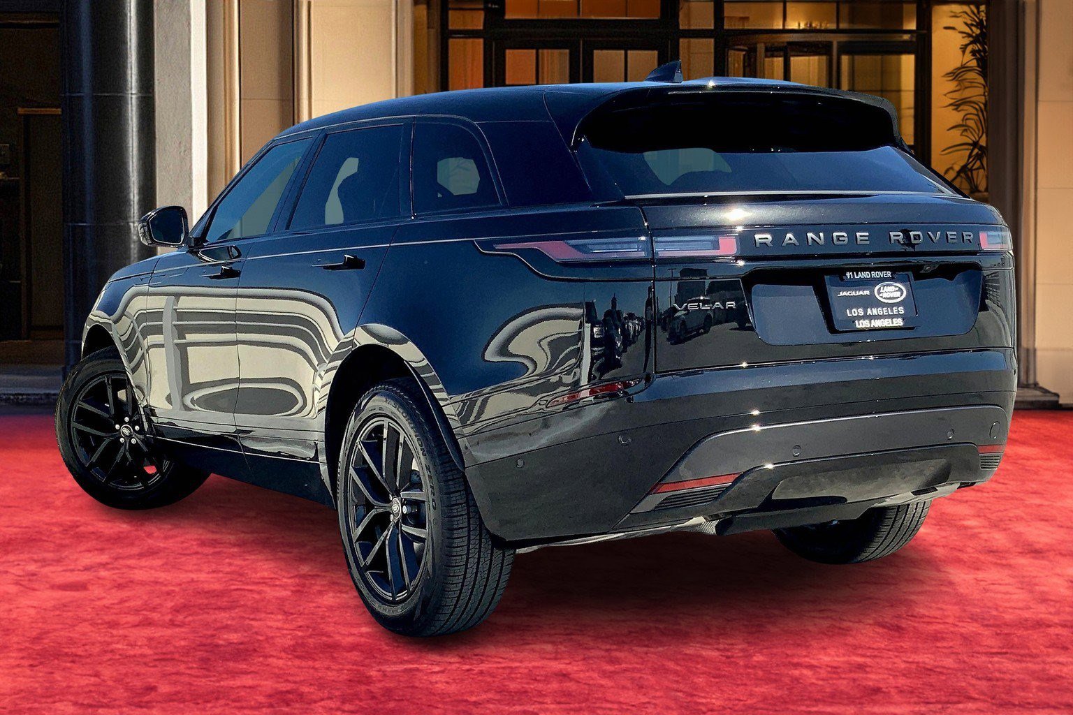 New 2026 Land Rover Range Rover Velar Dynamic SE image 3