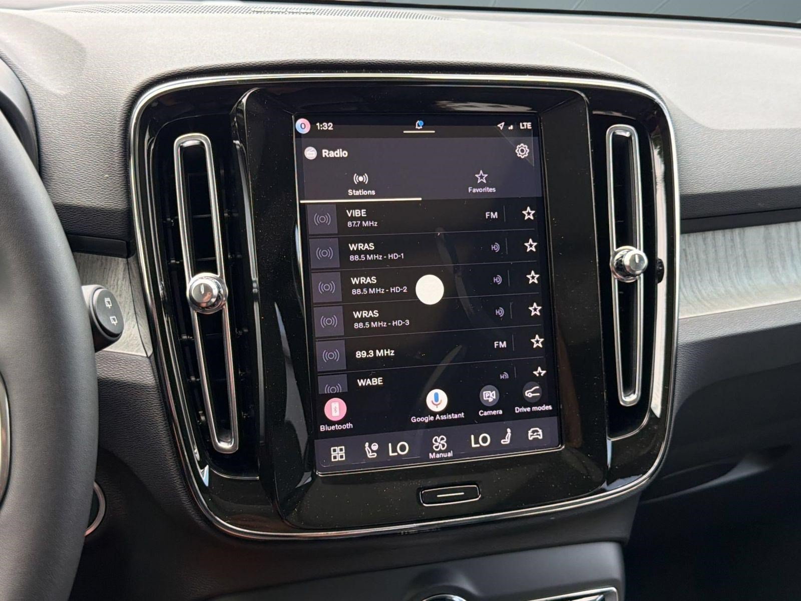 New 2026 Volvo XC40 B5 Plus w/ Climate Package AWD/4WD image 19