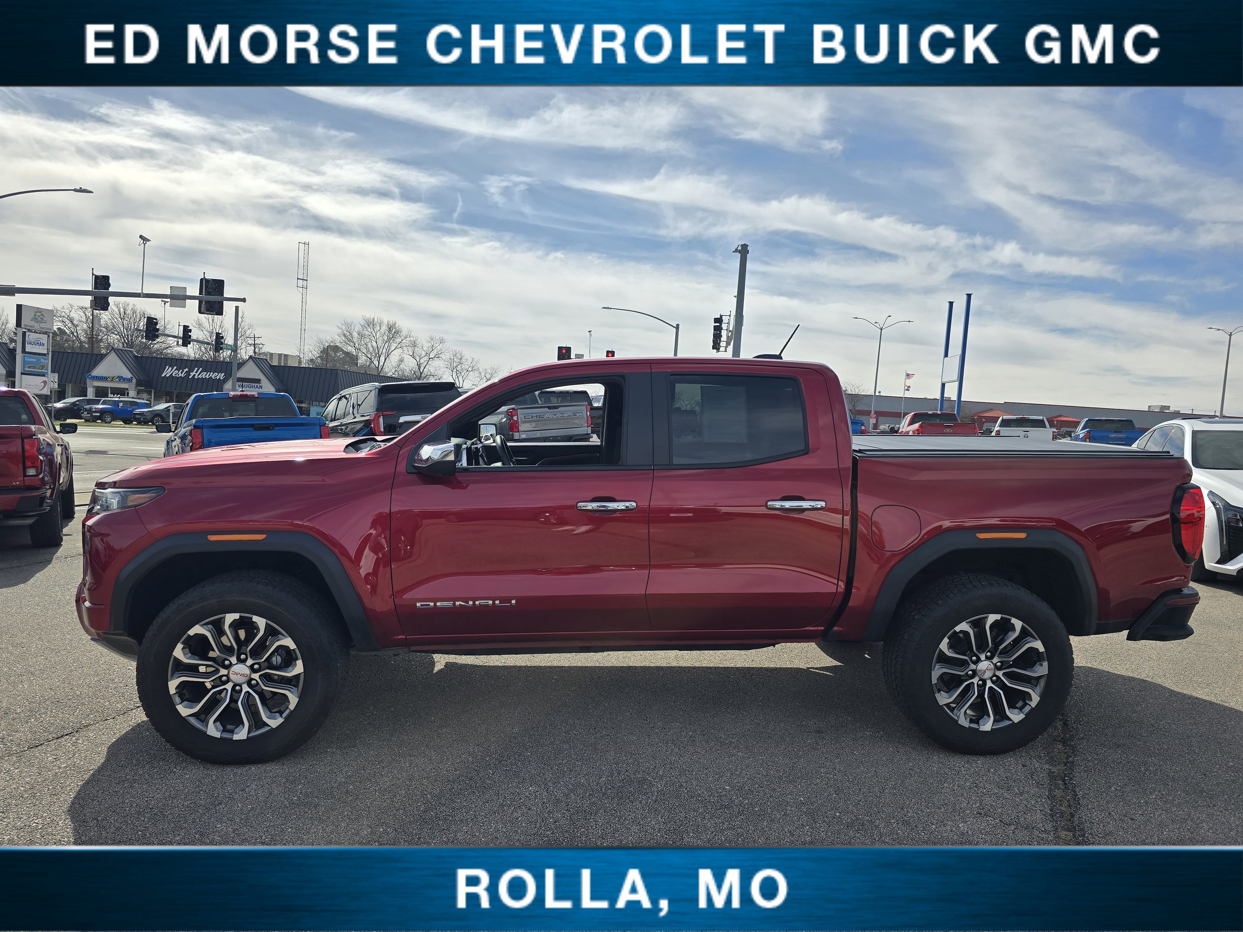 Used 2023 GMC Canyon Denali image 6