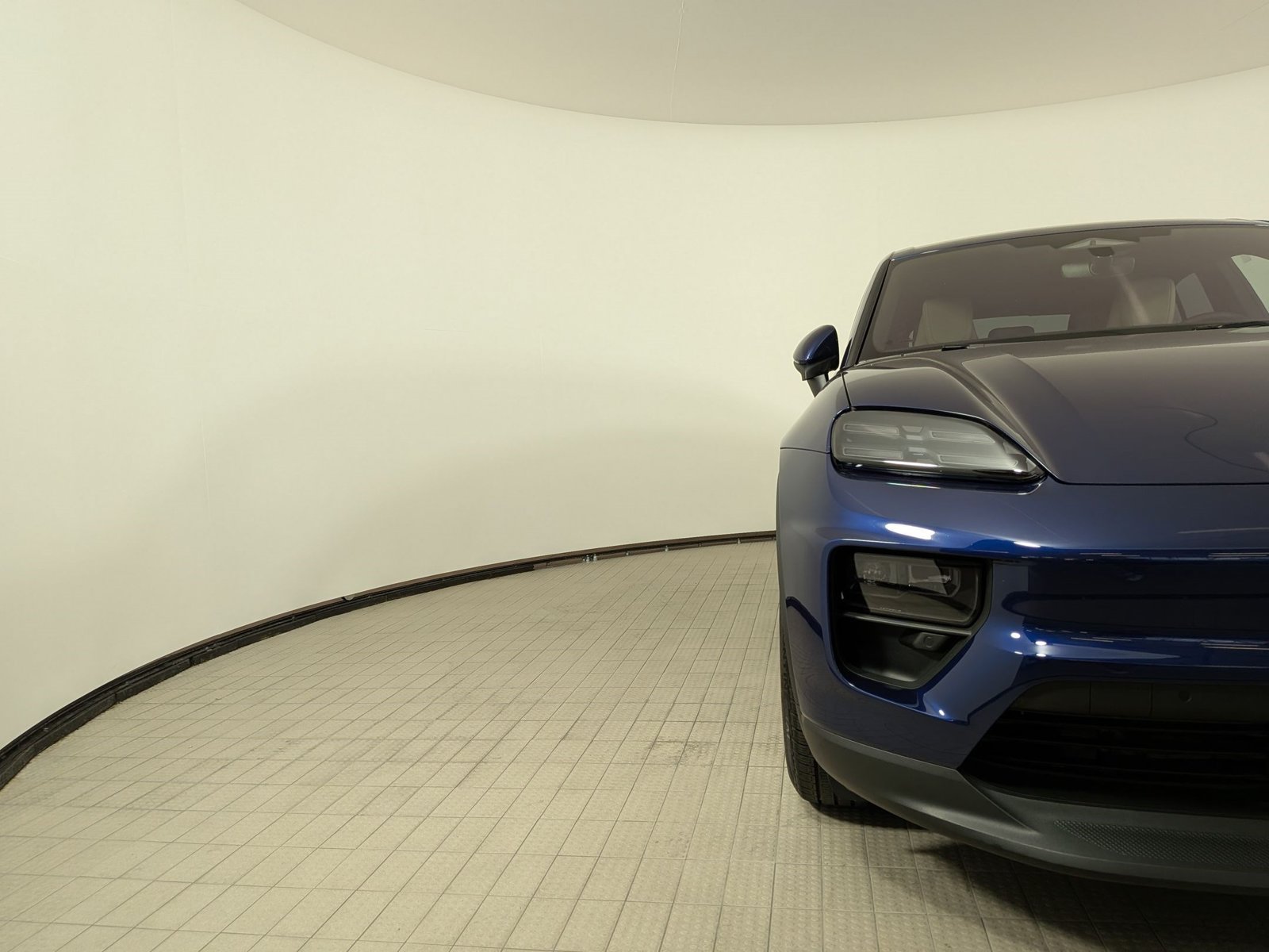 Certified 2025 Porsche Macan Electric RWD image 10