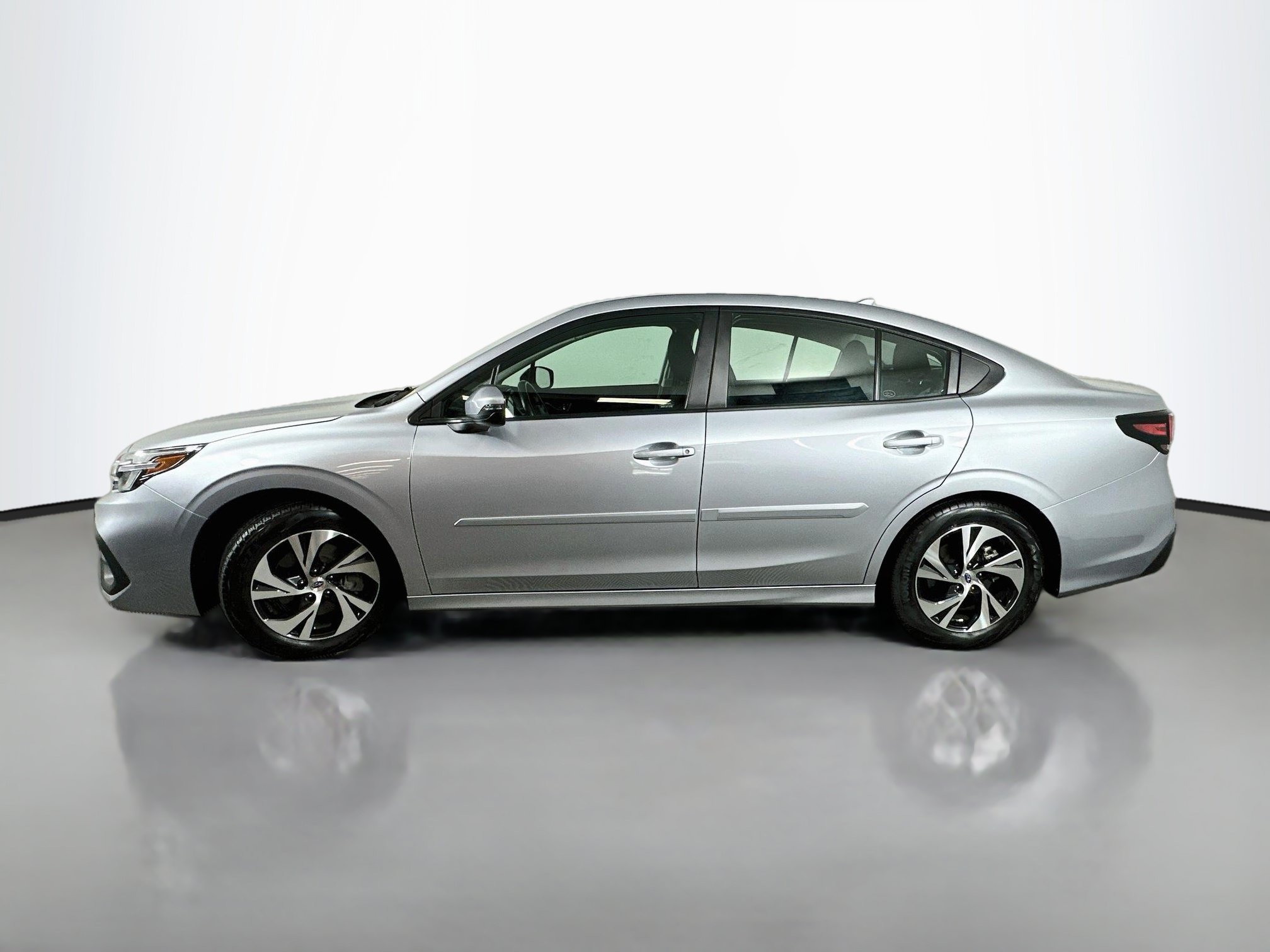 Used 2025 Subaru Legacy Premium AWD/4WD image 4