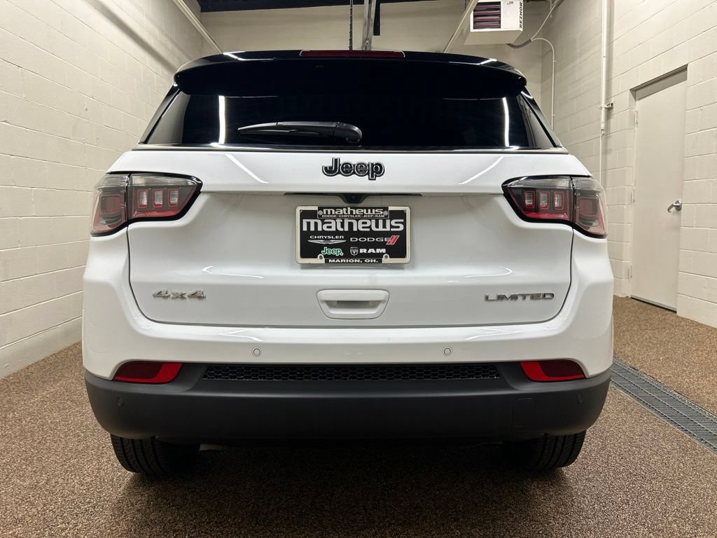 Used 2025 Jeep Compass Limited AWD/4WD image 3