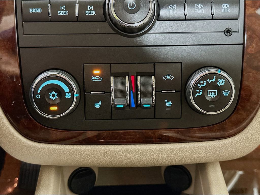 Used 2011 Chevrolet Impala LT w/ Luxury Edition Package image 17