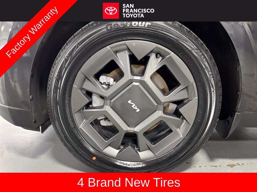 Used 2025 Kia Carnival EX FWD image 9