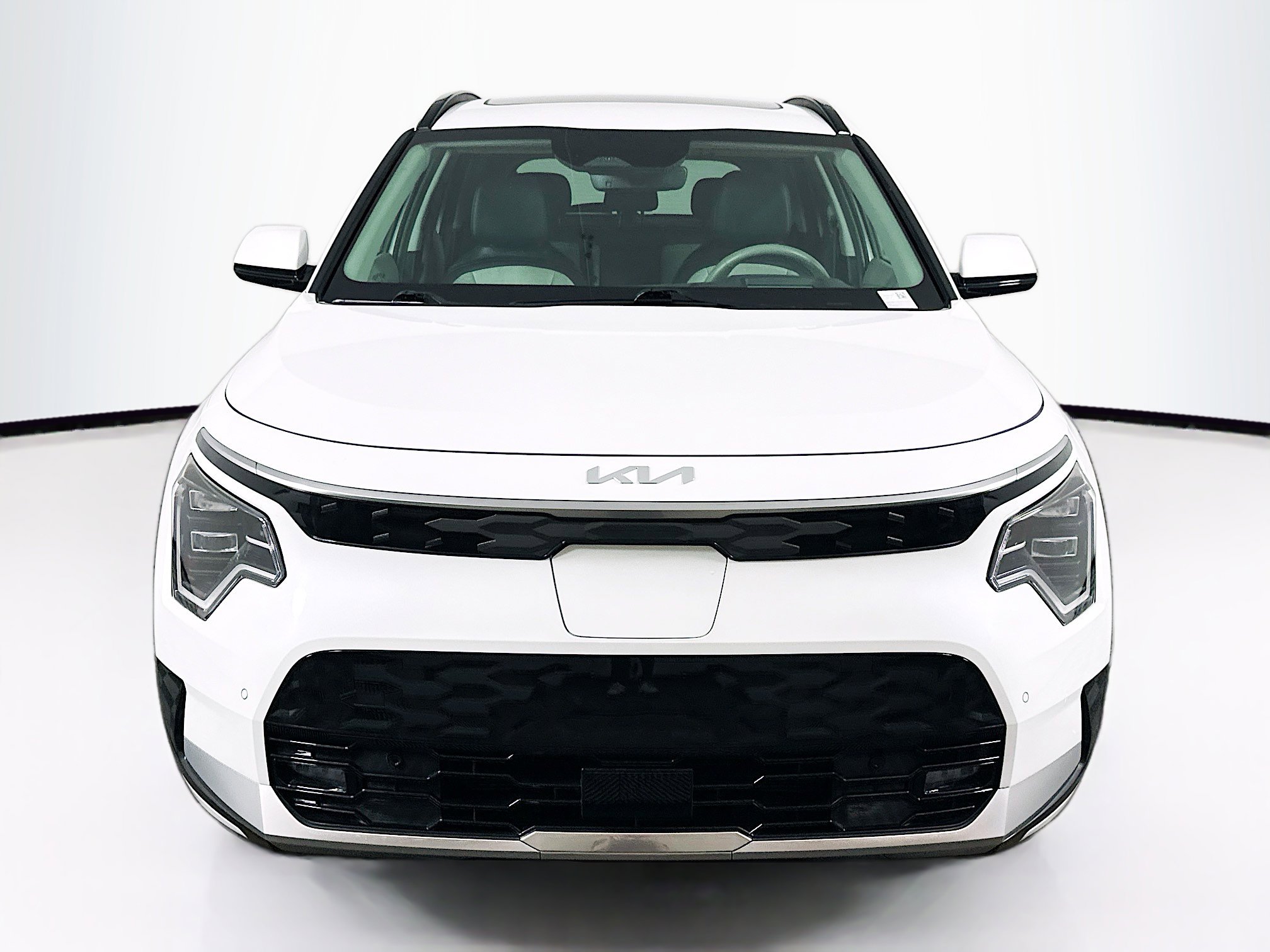 Used 2023 Kia Niro Wave w/ Wave Preserve Package FWD image 2