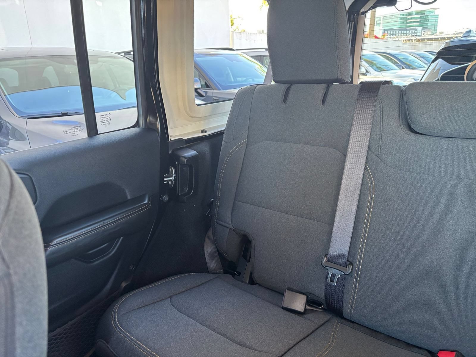 Used 2025 Jeep Wrangler Unlimited Sahara AWD/4WD image 38