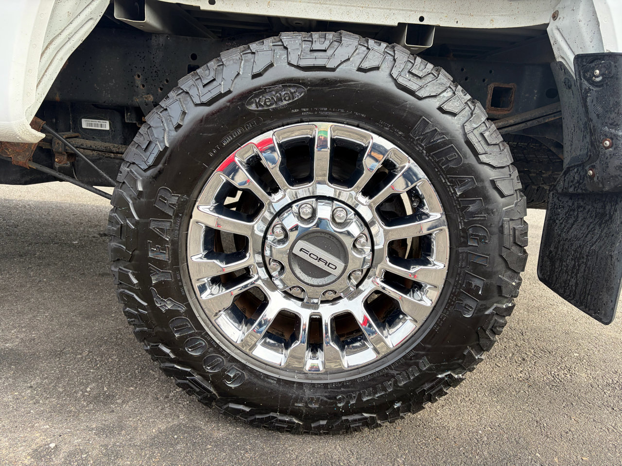 Used 2020 Ford F250 Lariat w/ Chrome Package image 17