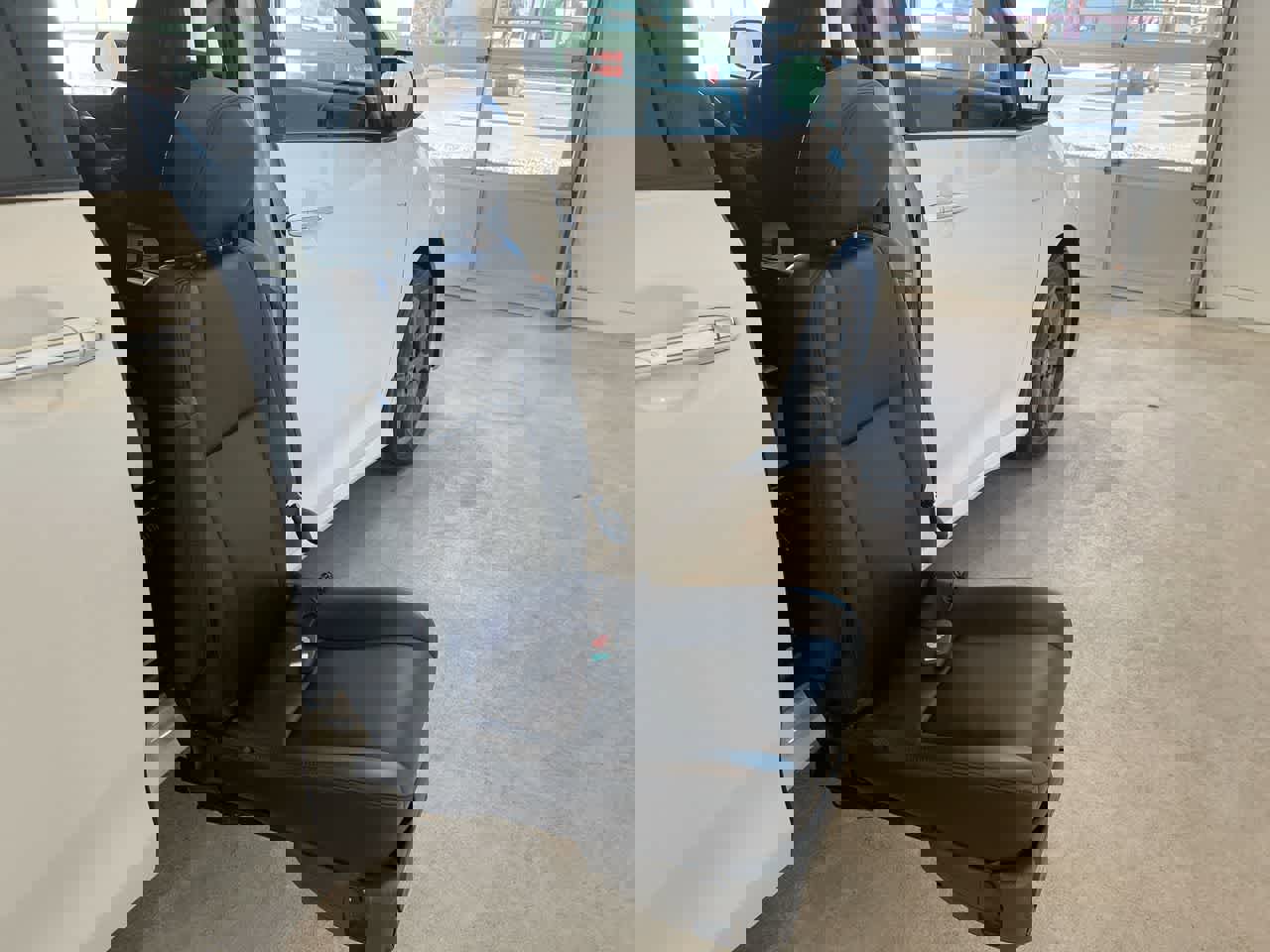 Used 2020 Toyota Sienna SE w/ SE Preferred Package image 31