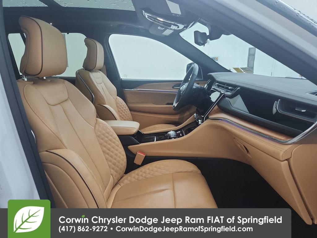 Used 2023 Jeep Grand Cherokee Summit image 32