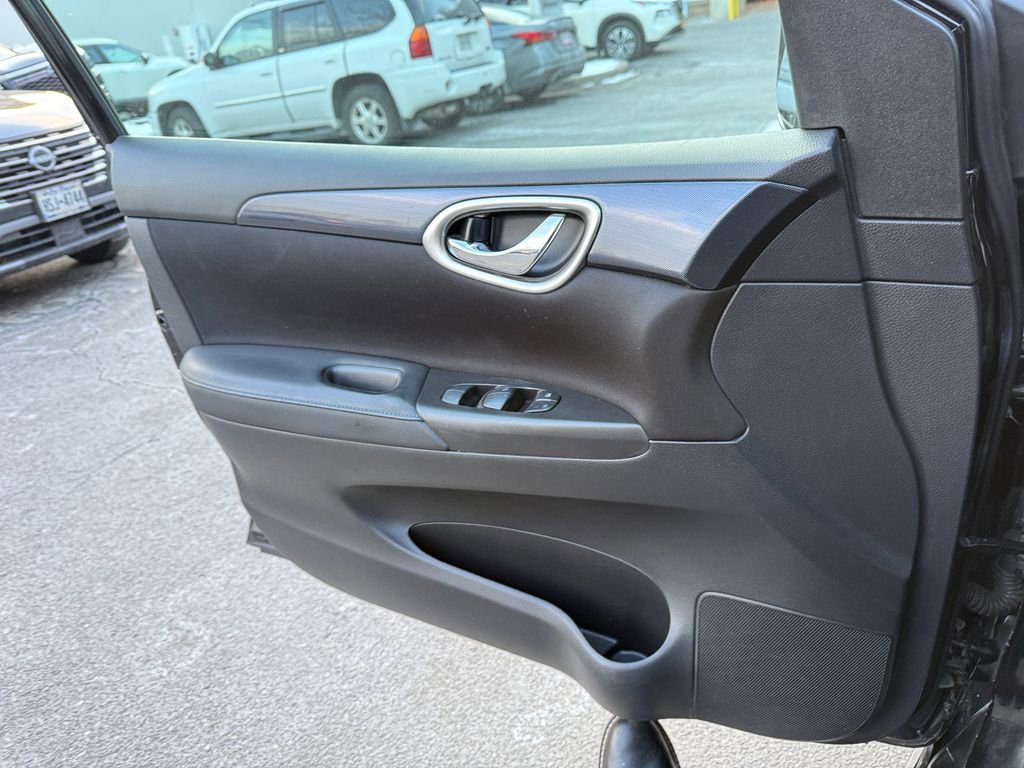 Used 2019 Nissan Sentra SR image 25