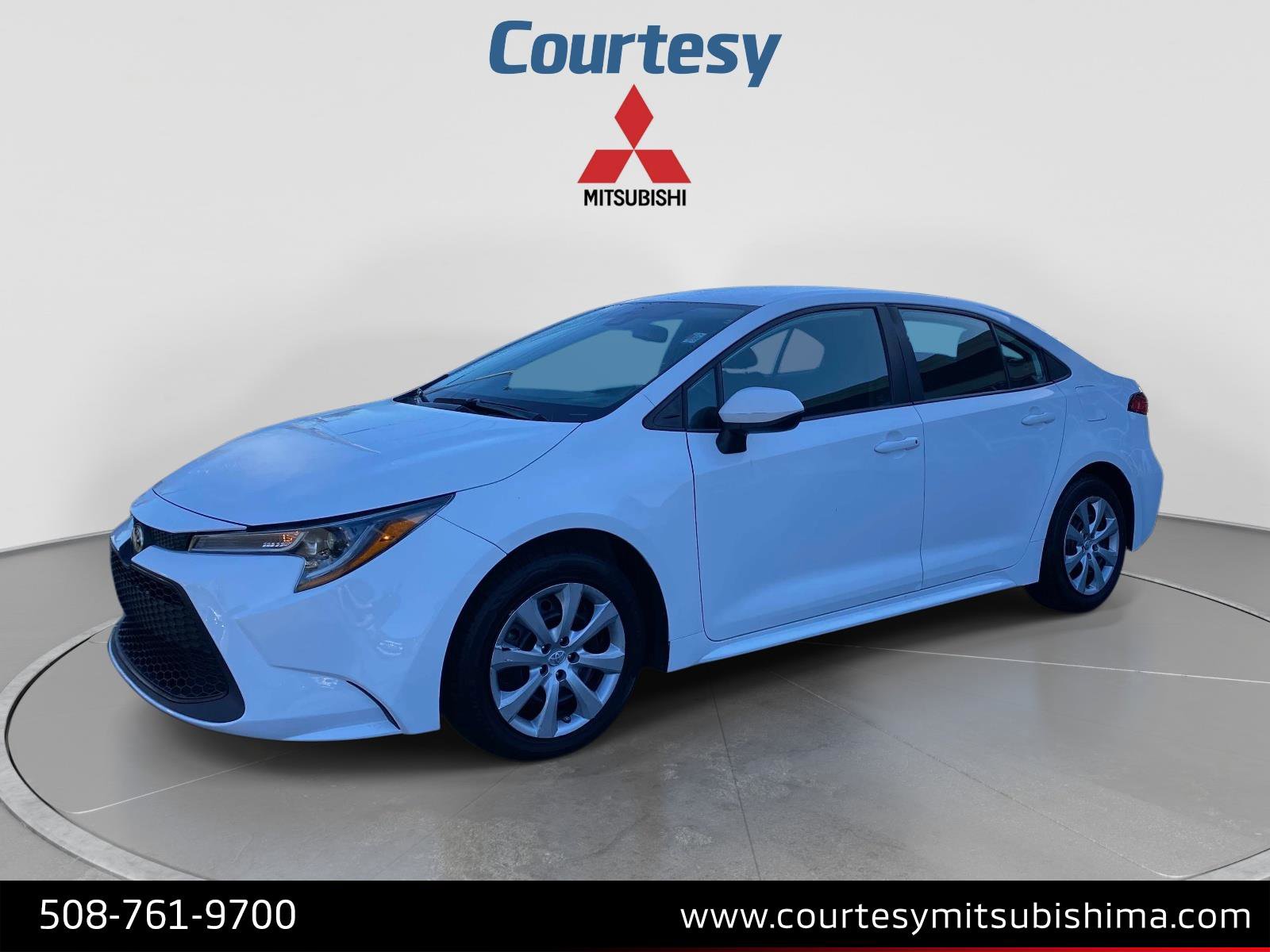 Used 2021 Toyota Corolla LE FWD image 1