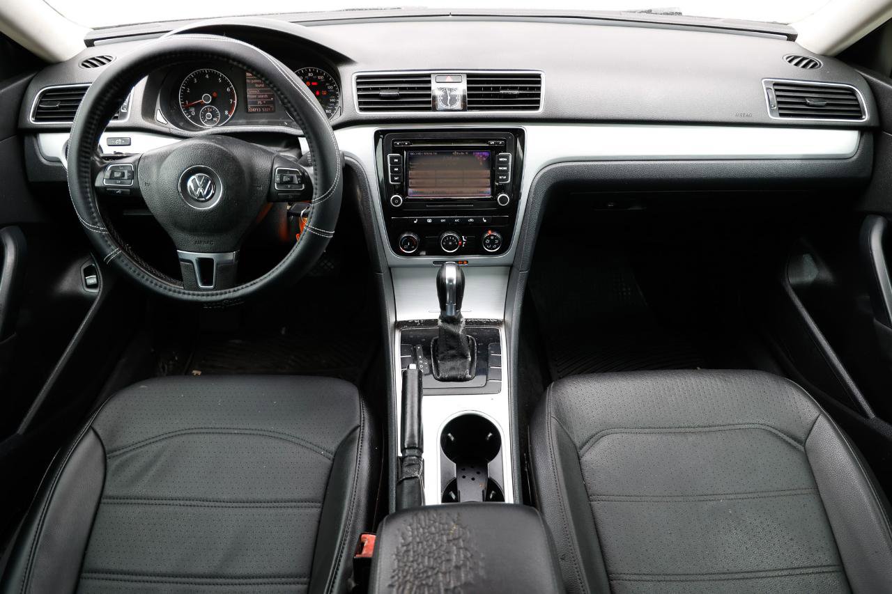 Used 2013 Volkswagen Passat 2.5 SE FWD image 2