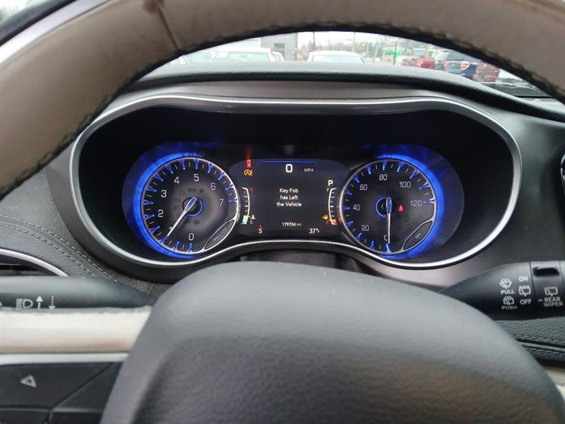 Used 2018 Chrysler Pacifica Limited image 23