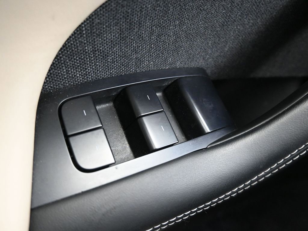 Used 2021 Tesla Model S Plaid image 27