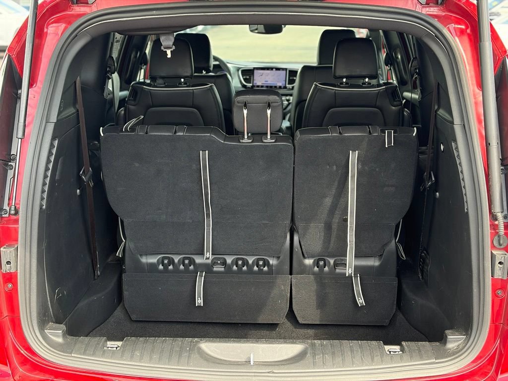 Certified 2025 Chrysler Pacifica Limited FWD image 9