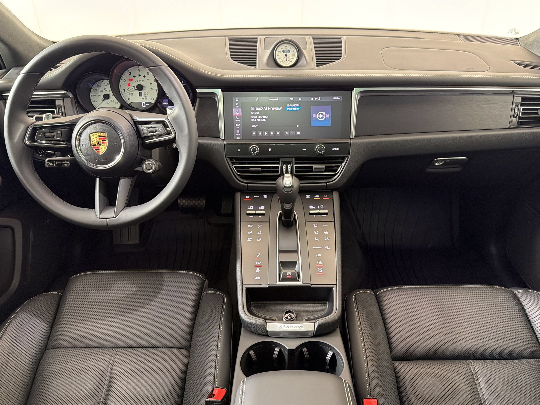 Used 2025 Porsche Macan GTS AWD/4WD image 29