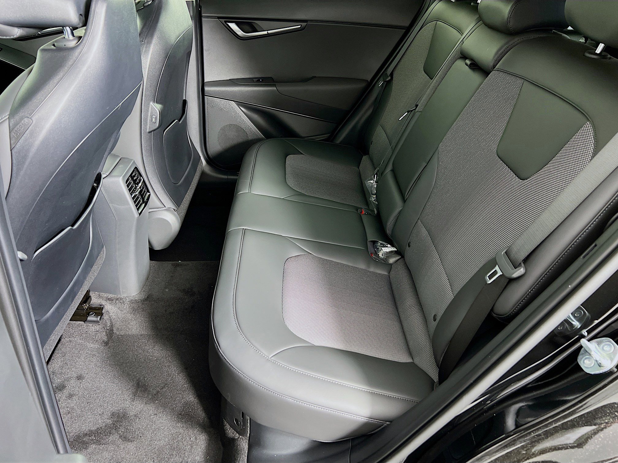 New 2025 Kia Niro EX Touring image 5